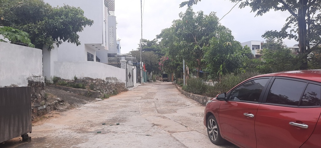 KIỆT Ô TÔ - MẶT TIỀN GẦN 7M - TRIỆU QUỐC ĐẠT