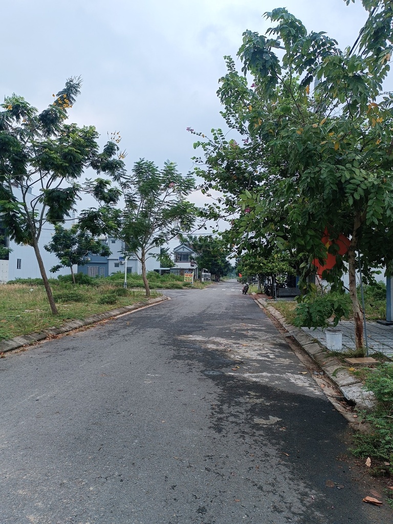 CỰC RẺ 2,X TỶ, NHÀ 2 TẦNG HÒA QUÝ, 100M2, RẤT TIỀM NĂNG.