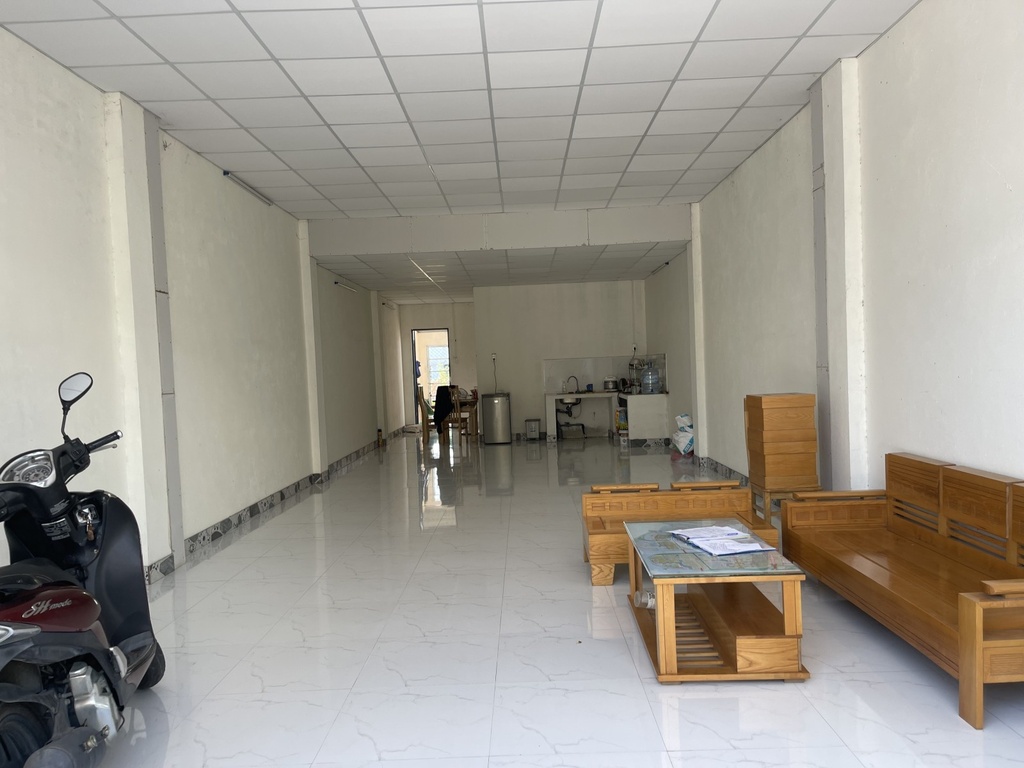 MẶT TIỀN MINH MẠNG NỐI DÀI GẦN VÕ CHÍ CÔNG. 