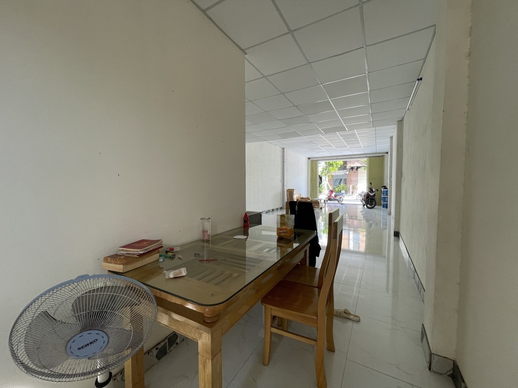 MẶT TIỀN MINH MẠNG NỐI DÀI GẦN VÕ CHÍ CÔNG. 