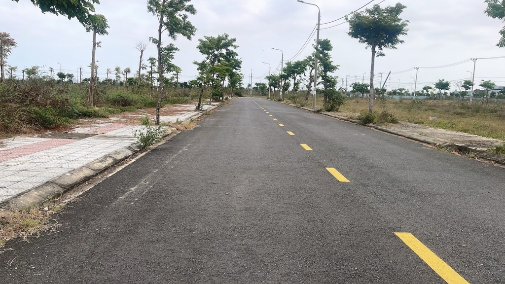 BÁN ĐẤT Lô 22 Khu B2-140 Khu Đô Thị ven Sông Hoà Quý