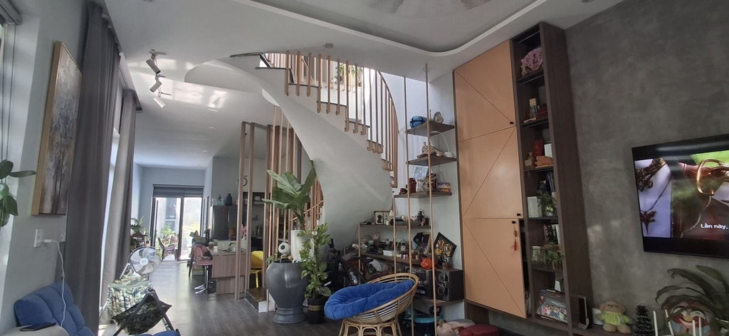 NHÀ LÊ VĂN HIẾN - 135M2 - 2 TẦNG - NGANG 8.5M - GẦN CHỢ KHUÊ MỸ