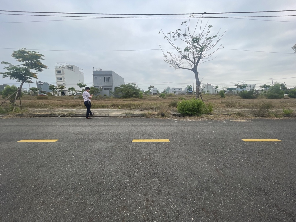 BÁN ĐẤT Lô 67 Khu B2-121 Khu Đô Thị ven Sông Hoà Quý