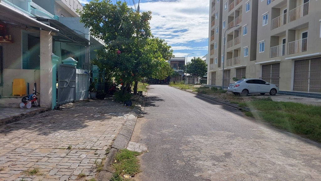 BÁN ĐẤT BIỂN TÂN TRÀ