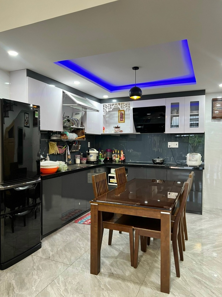 NHÀ 2 TẦNG MỚI ĐẸP, CHỦ TỰ XÂY KIÊN CỐ, ĐẦY ĐỦ CÔNG NĂNG. ĐƯỞNG 7m5 NGUYỄN QUÝ CẢNH