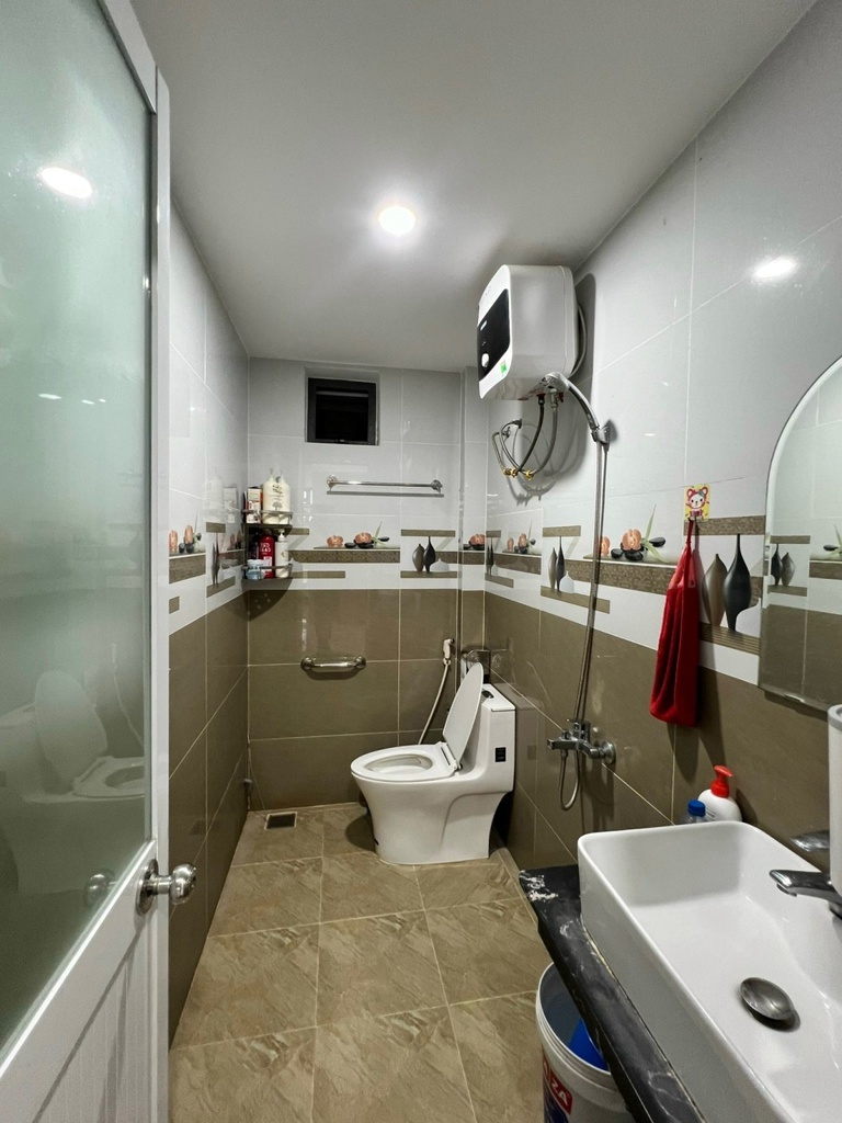 NHÀ 2 TẦNG MỚI ĐẸP, CHỦ TỰ XÂY KIÊN CỐ, ĐẦY ĐỦ CÔNG NĂNG. ĐƯỞNG 7m5 NGUYỄN QUÝ CẢNH