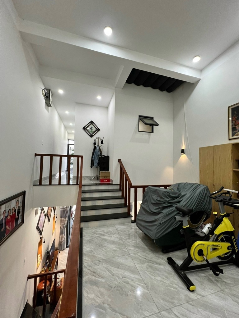 NHÀ 2 TẦNG MỚI ĐẸP, CHỦ TỰ XÂY KIÊN CỐ, ĐẦY ĐỦ CÔNG NĂNG. ĐƯỞNG 7m5 NGUYỄN QUÝ CẢNH