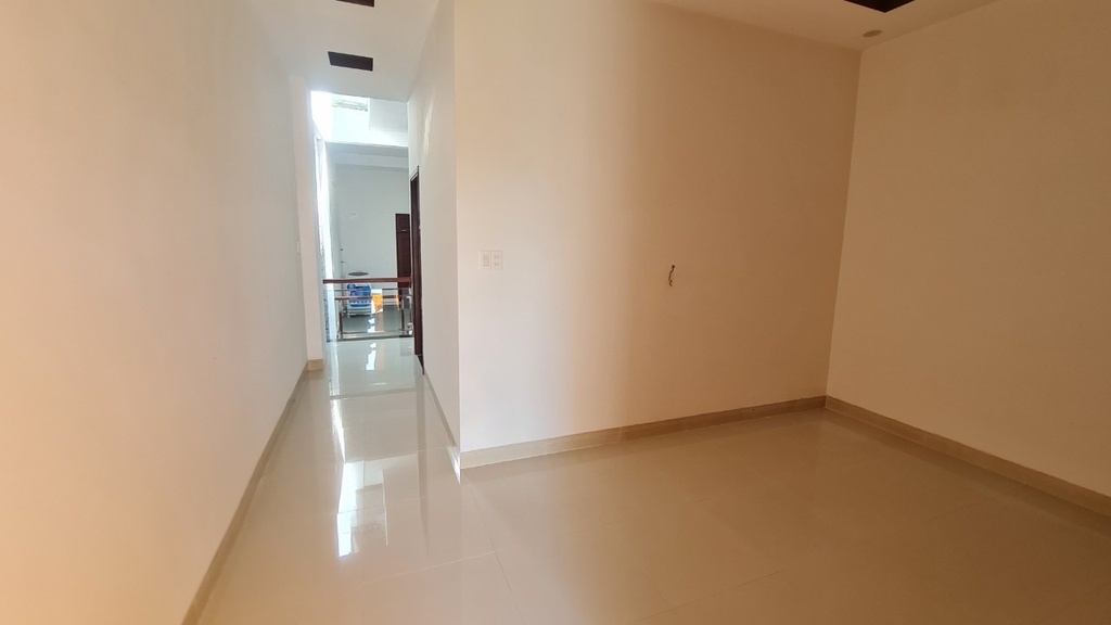 CẦN BÁN NHÀ 3 TẦNG TOÀN GỖ XỊN XÒ ĐĂNG CẤP MỚI KENG! 