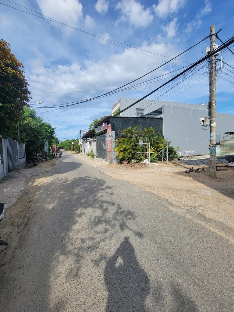 BÁN ĐẤT ĐƯỜNG LƯU QUANG VŨ 147m2
