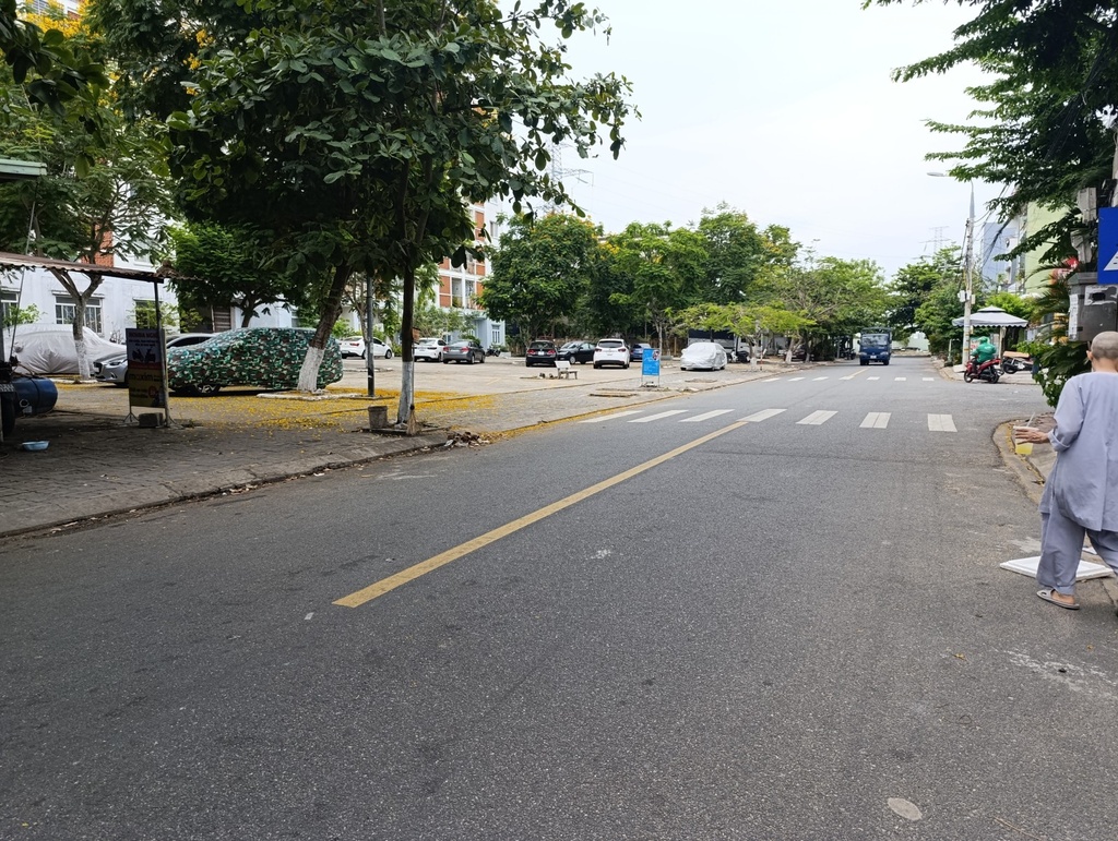 BÁN NHÀ VỊ TRÍ ĐẸP - KINH DOANH TỐT - ĐƯỜNG 7.5M