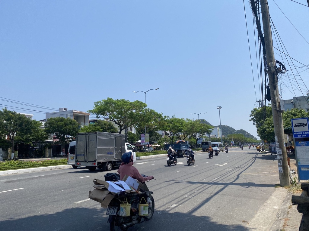 BÁN ĐẤT LÊ VĂN HIẾN 70M2