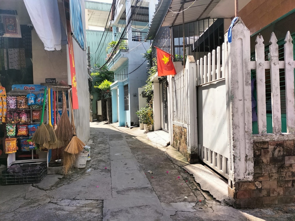BÁN ĐẤT KIỆT TÔN ĐẢN