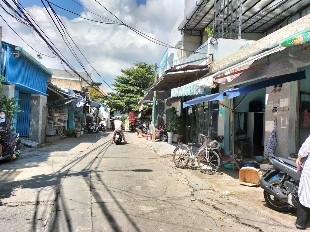 BÁN ĐẤT KIỆT TÔN ĐẢN