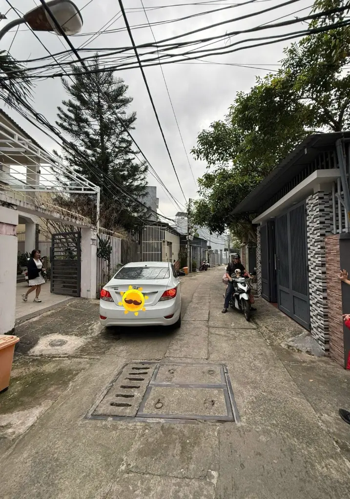 BÁN NHÀ C4 Chế Lan Viên 88 