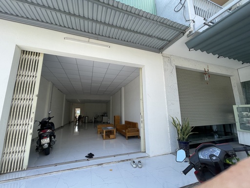 MẶT TIỀN MINH MẠNG NỐI DÀI GẦN VÕ CHÍ CÔNG. 