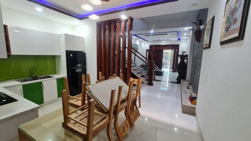 [546] CẦN BÁN NHÀ 3 TẦNG TOÀN GỖ XỊN XÒ ĐĂNG CẤP MỚI KENG! 