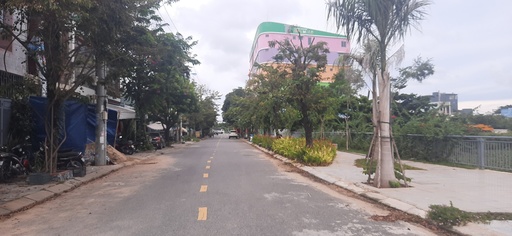 KIỆT Ô TÔ - MẶT TIỀN GẦN 7M - TRIỆU QUỐC ĐẠT